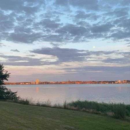 Hytte I Forste Raekke Til Fjord Hotel Holbaek Ngoại thất bức ảnh